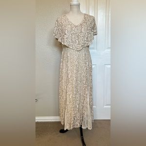 Reba Fully Lined Lace Dress in Cream Color Size Large (12-14)